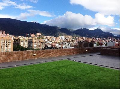Apartamento de 2 alcobas en venta en Chico Norte, Bogotá, 124 m² · foto 2 de 12