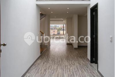 Apartamento de 3 alcobas en venta en Chico Norte Ii, Bogotá, 179 m² · foto 3 de 14