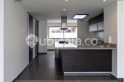 Apartamento de 3 alcobas en venta en Chico Norte Ii, Bogotá, 179 m² · foto 6 de 14