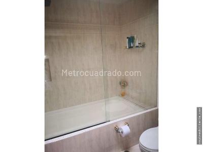 Apartamento de 4 alcobas en venta en Chico Navarra, Bogotá, 198 m² · foto 12 de 16