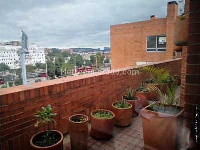 Apartamento de 4 alcobas en venta en Chico Navarra, Bogotá, 198 m² · foto 15 de 16