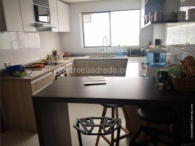 Apartamento de 4 alcobas en venta en Chico Navarra, Bogotá, 198 m² · foto 2 de 16