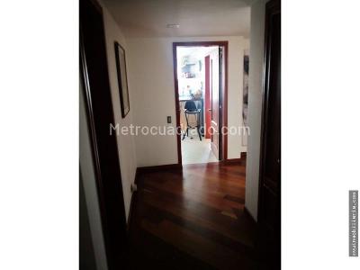 Apartamento de 4 alcobas en venta en Chico Navarra, Bogotá, 198 m² · foto 4 de 16