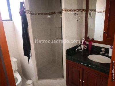 Apartamento de 4 alcobas en venta en Chico Navarra, Bogotá, 198 m² · foto 8 de 16