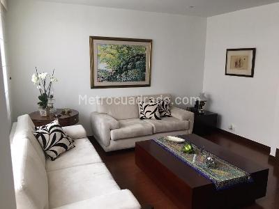 Casa de 3 alcobas en venta en Niza, Bogotá, 223 m² · foto 2 de 17