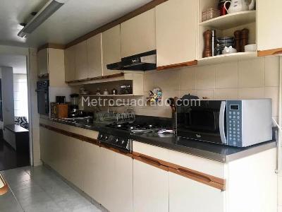 Casa de 3 alcobas en venta en Niza, Bogotá, 223 m² · foto 5 de 17
