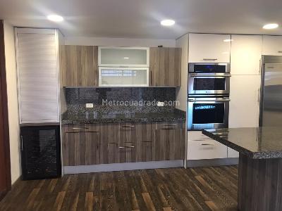 Apartamento en arriendo en Chico Reservado, Bogotá · foto 3 de 19
