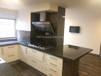 Apartamento en arriendo en Chico Reservado, Bogotá · foto 4 de 19