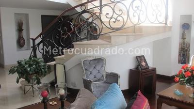 Apartamento en venta en El Refugio, Bogotá · foto 2 de 20