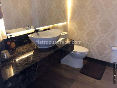 Apartamento de 3 alcobas en venta en Los Rosales, Bogotá, 175 m² · foto 5 de 11