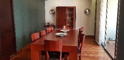 Apartamento de 3 alcobas en venta en Los Rosales, Bogotá, 198 m² · foto 10 de 11