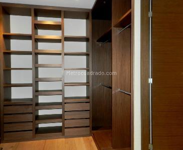 Apartamento de 3 alcobas en venta en Los Rosales, Bogotá, 258 m² · foto 9 de 13
