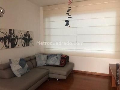 Apartamento de 3 alcobas en venta en Chico, Bogotá, 179 m² · foto 2 de 9