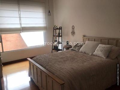 Apartamento de 3 alcobas en venta en Chico, Bogotá, 179 m² · foto 3 de 9