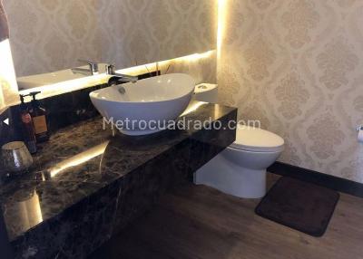 Apartamento de 3 alcobas en venta en Los Rosales, Bogotá, 175 m² · foto 5 de 10