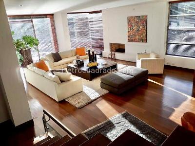 Casa de 3 alcobas en venta en Bosques Del Marques, Bogotá, 520 m² · foto 2 de 6