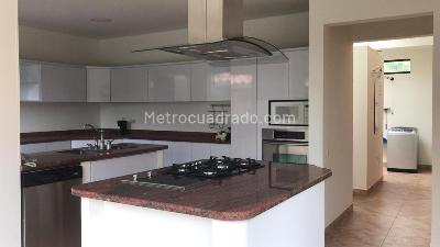 Casa de 4 alcobas en venta en Casa Blanca, Bogotá, 600 m² · foto 3 de 14