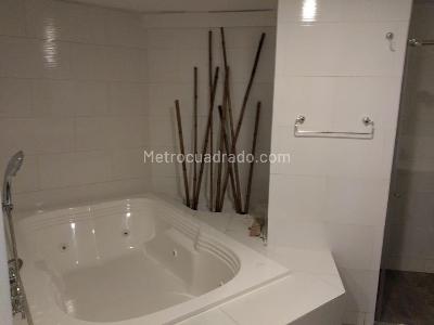 Apartamento en venta en Santa Barbara Central, Bogotá · foto 4 de 15