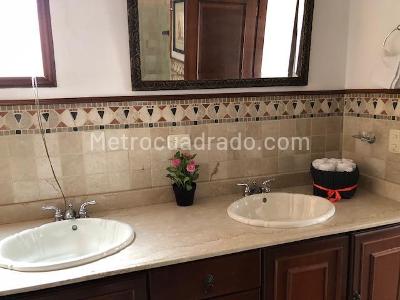 Apartamento de 4 alcobas en venta en Chico Norte, Bogotá, 323 m² · foto 16 de 20