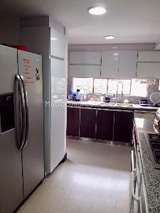 Apartamento de 3 alcobas en venta en Los Rosales, Bogotá, 165 m² · foto 4 de 10