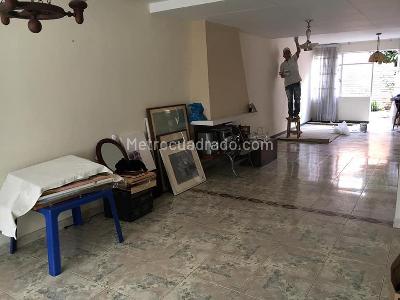 Casa de 5 alcobas en venta en La Soledad, Bogotá, 340 m² · foto 2 de 10