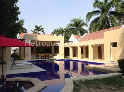 Casa de 4 alcobas en venta en Peñalisa Girardot, Girardot, 386 m² · foto 6 de 7