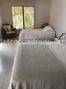 Casa de 5 alcobas en venta en Peñalisa Girardot, Girardot, 320 m² · foto 13 de 15