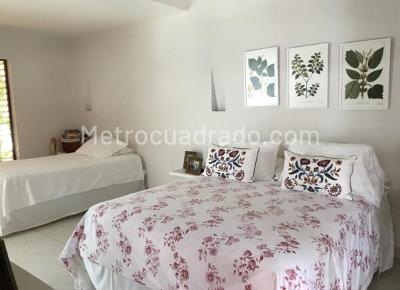 Casa de 5 alcobas en venta en Peñalisa Girardot, Girardot, 320 m² · foto 14 de 15