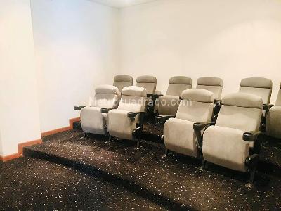 Apartamento de 3 alcobas en venta en La Carolina, Bogotá, 250 m² · foto 2 de 11