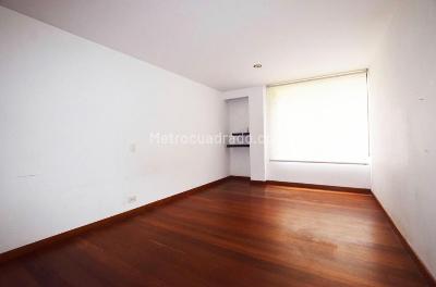 Apartamento de 3 alcobas en venta en Bosque De Pinos, Bogotá, 230 m² · foto 10 de 14