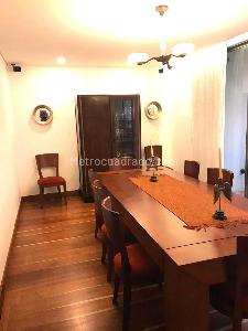 Apartamento de 3 alcobas en venta en Los Rosales, Bogotá, 181 m² · foto 8 de 17