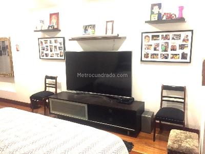 Apartamento de 3 alcobas en venta en Los Rosales, Bogotá, 181 m² · foto 16 de 17