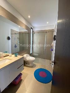 Apartamento de 2 alcobas en venta en La Carolina, Bogotá, 170 m² · foto 4 de 13