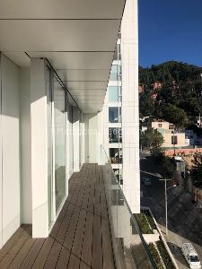 Apartamento de 4 alcobas en venta en El Refugio, Bogotá, 443 m² · foto 3 de 6