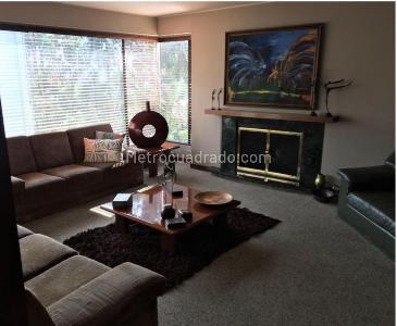 Apartamento de 3 alcobas en venta en Montearroyo, Bogotá, 251 m² · foto 2 de 10