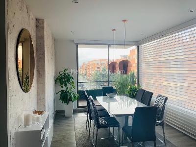 Apartamento de 3 alcobas en venta en Chico Navarra, Bogotá, 175 m² · foto 2 de 6