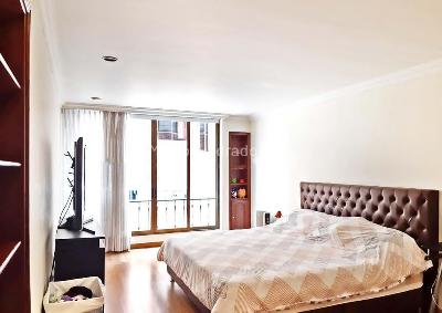 Apartamento de 3 alcobas en venta en Santa Barbara Occidental, Bogotá, 275 m² · foto 4 de 9