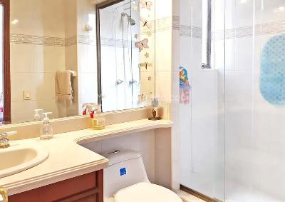 Apartamento de 3 alcobas en venta en Santa Barbara Occidental, Bogotá, 275 m² · foto 5 de 9