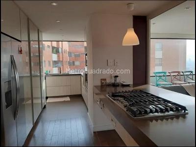 Apartamento de 3 alcobas en venta en Serramonte, Bogotá, 220 m² · foto 7 de 19