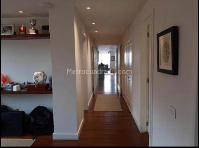 Apartamento de 3 alcobas en venta en Serramonte, Bogotá, 220 m² · foto 15 de 19