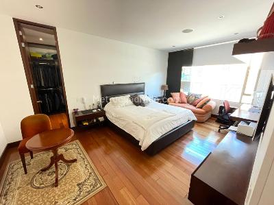 Apartamento de 3 alcobas en venta en Chico Navarra, Bogotá, 238 m² · foto 7 de 13