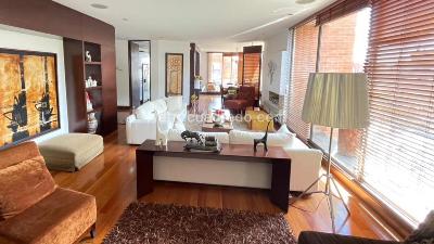 Apartamento de 3 alcobas en venta en Chico Navarra, Bogotá, 238 m² · foto 2 de 13