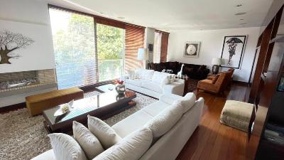 Apartamento de 3 alcobas en venta en Chico Navarra, Bogotá, 238 m² · foto 3 de 13