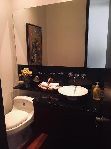 Apartamento de 3 alcobas en venta en Chico Navarra, Bogotá, 238 m² · foto 10 de 13