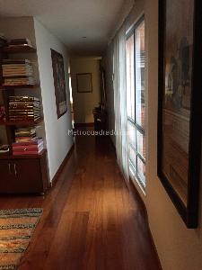 Apartamento de 3 alcobas en venta en Santa Barbara, Bogotá, 137 m² · foto 7 de 11