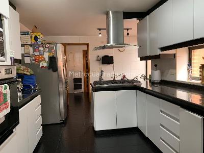 Apartamento de 4 alcobas en venta en La Carolina, Bogotá, 280 m² · foto 5 de 19