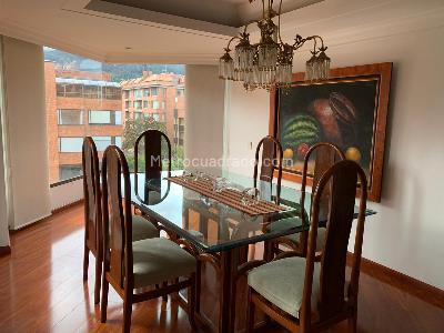 Apartamento de 4 alcobas en venta en La Carolina, Bogotá, 280 m² · foto 3 de 19