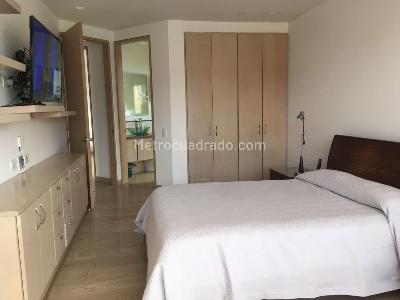 Apartamento de 3 alcobas en venta en Santa Barbara Occidental, Bogotá, 136 m² · foto 11 de 14