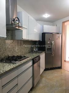 Apartamento de 3 alcobas en venta en Santa Barbara Occidental, Bogotá, 136 m² · foto 8 de 14