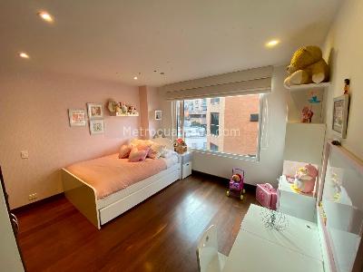 Apartamento de 3 alcobas en venta en Los Rosales, Bogotá, 209 m² · foto 19 de 20